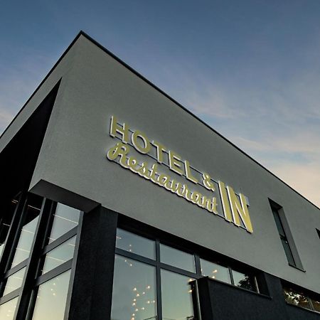 Hotel In Жепче Экстерьер фото