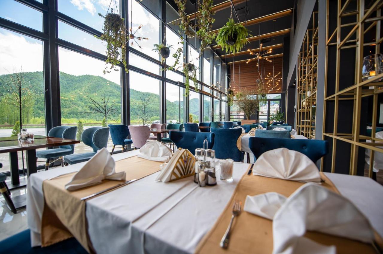 Hotel In Жепче Экстерьер фото