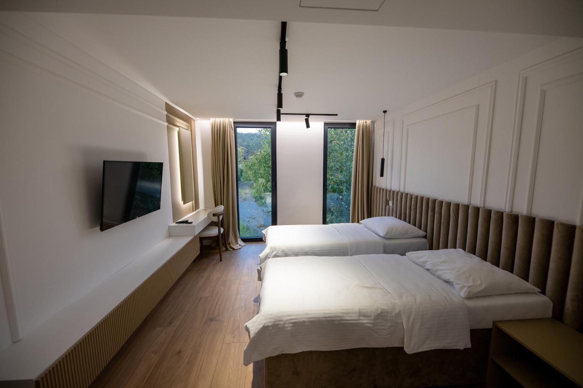 Hotel In Жепче Экстерьер фото