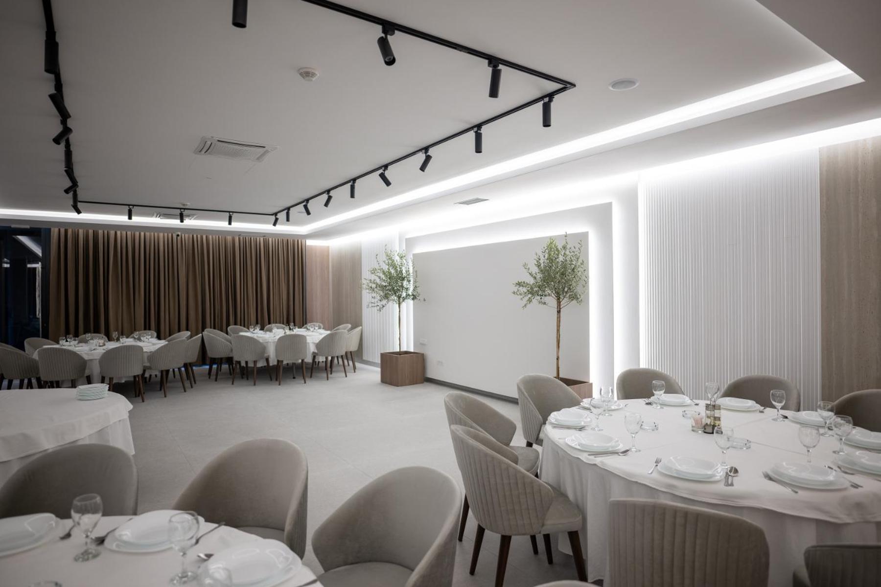 Hotel In Жепче Экстерьер фото