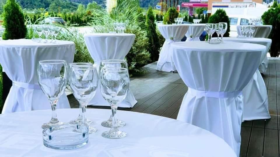 Hotel In Жепче Экстерьер фото