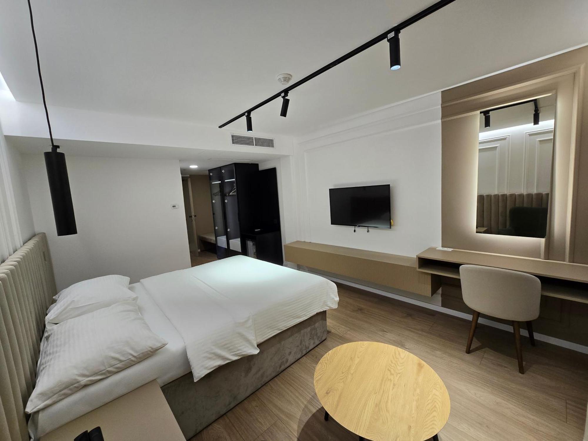 Hotel In Жепче Экстерьер фото