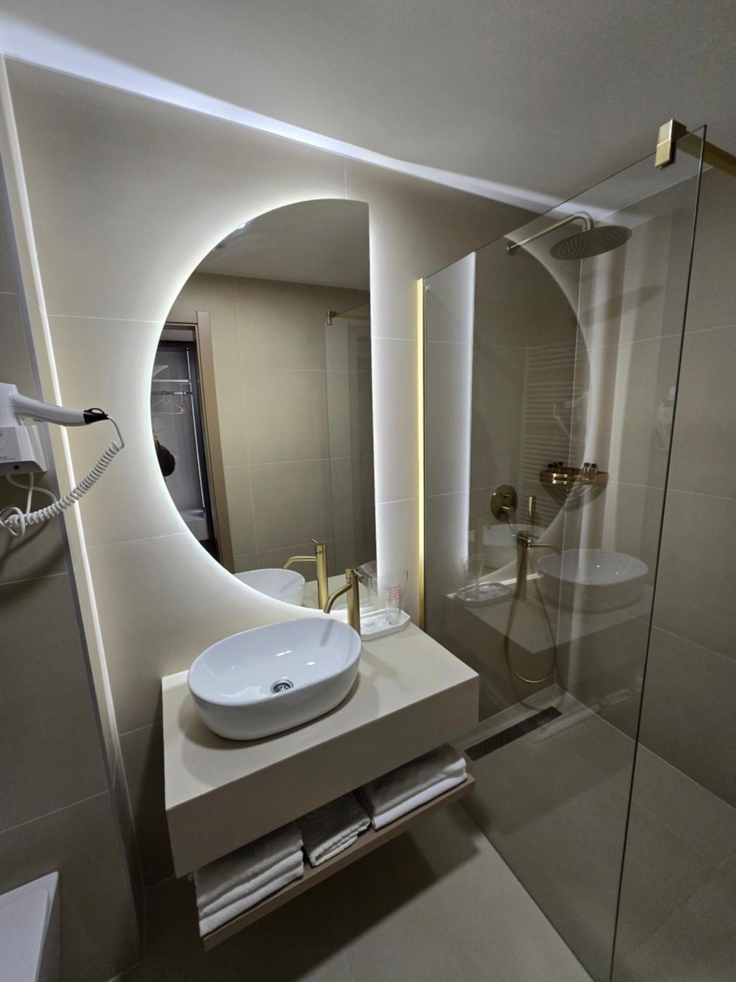 Hotel In Жепче Экстерьер фото