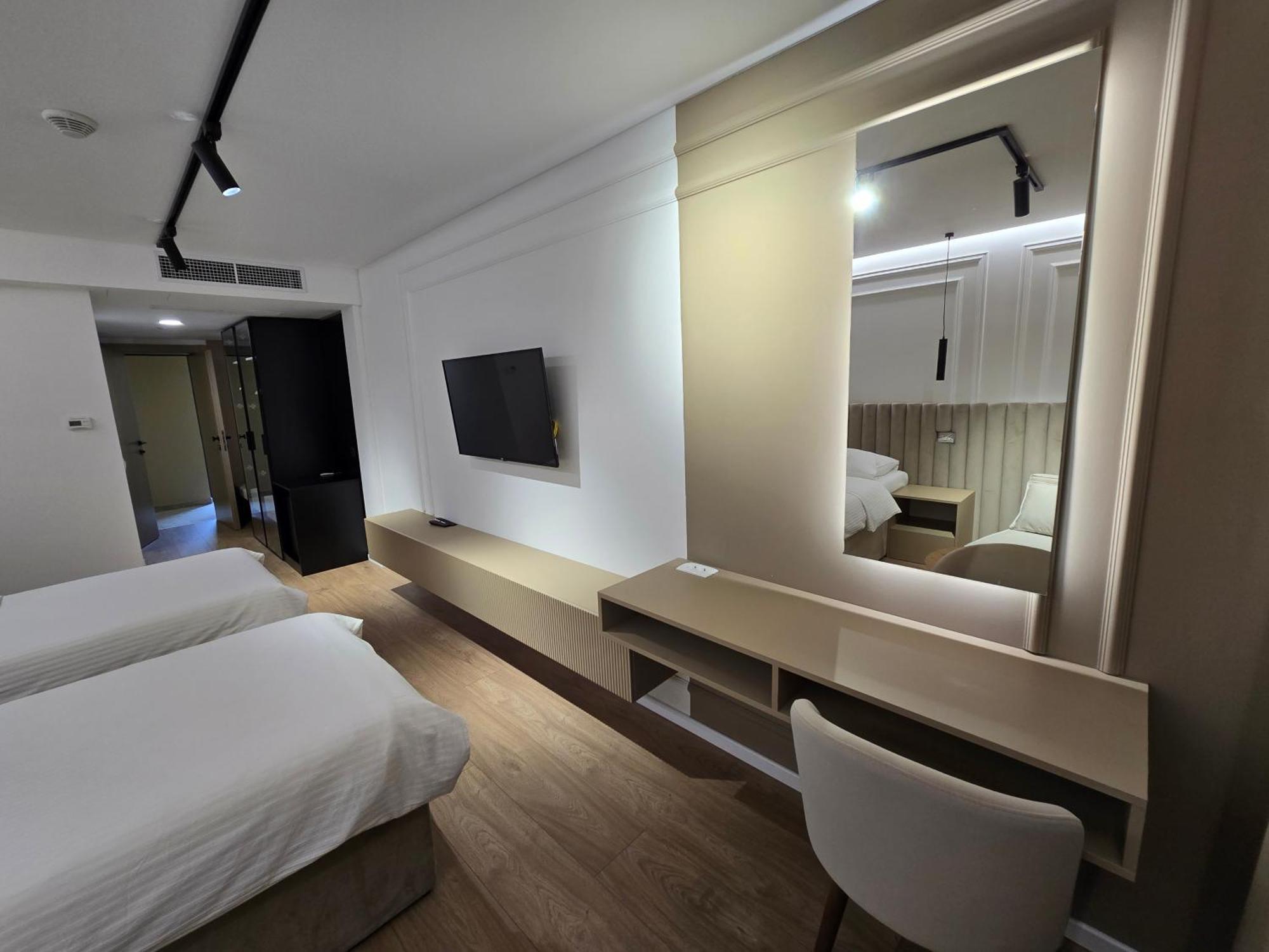 Hotel In Жепче Экстерьер фото