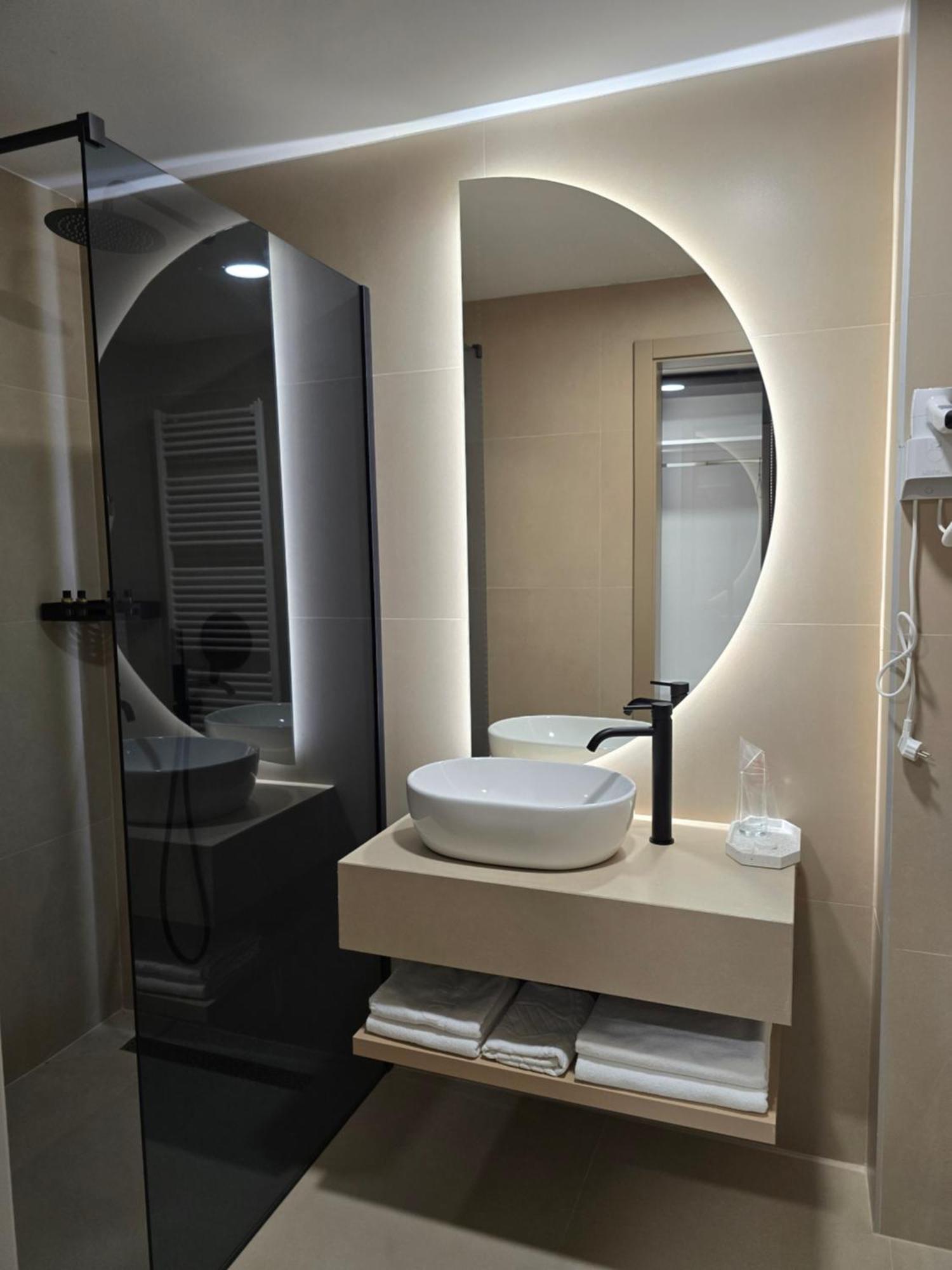 Hotel In Жепче Экстерьер фото