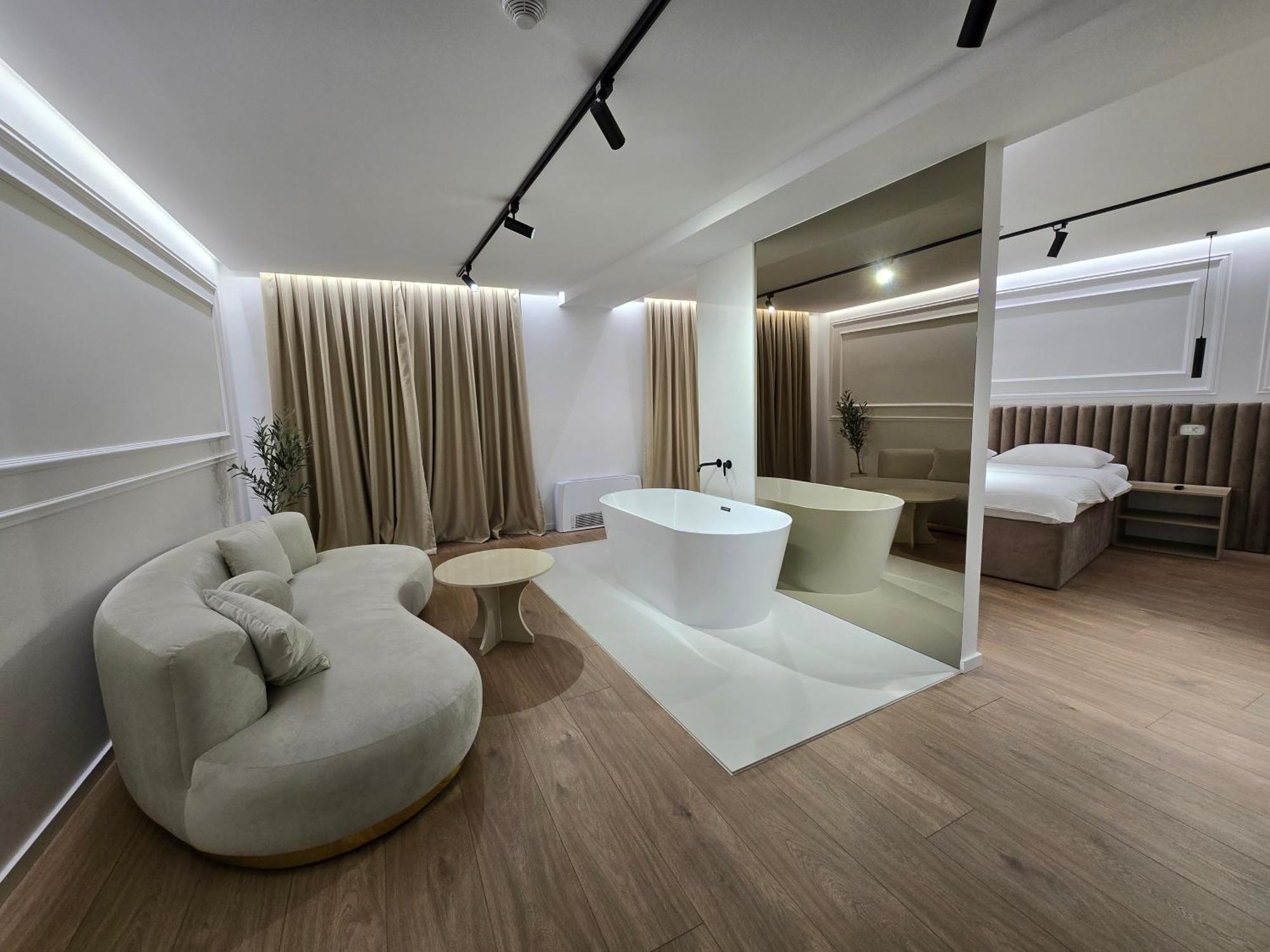 Hotel In Жепче Экстерьер фото