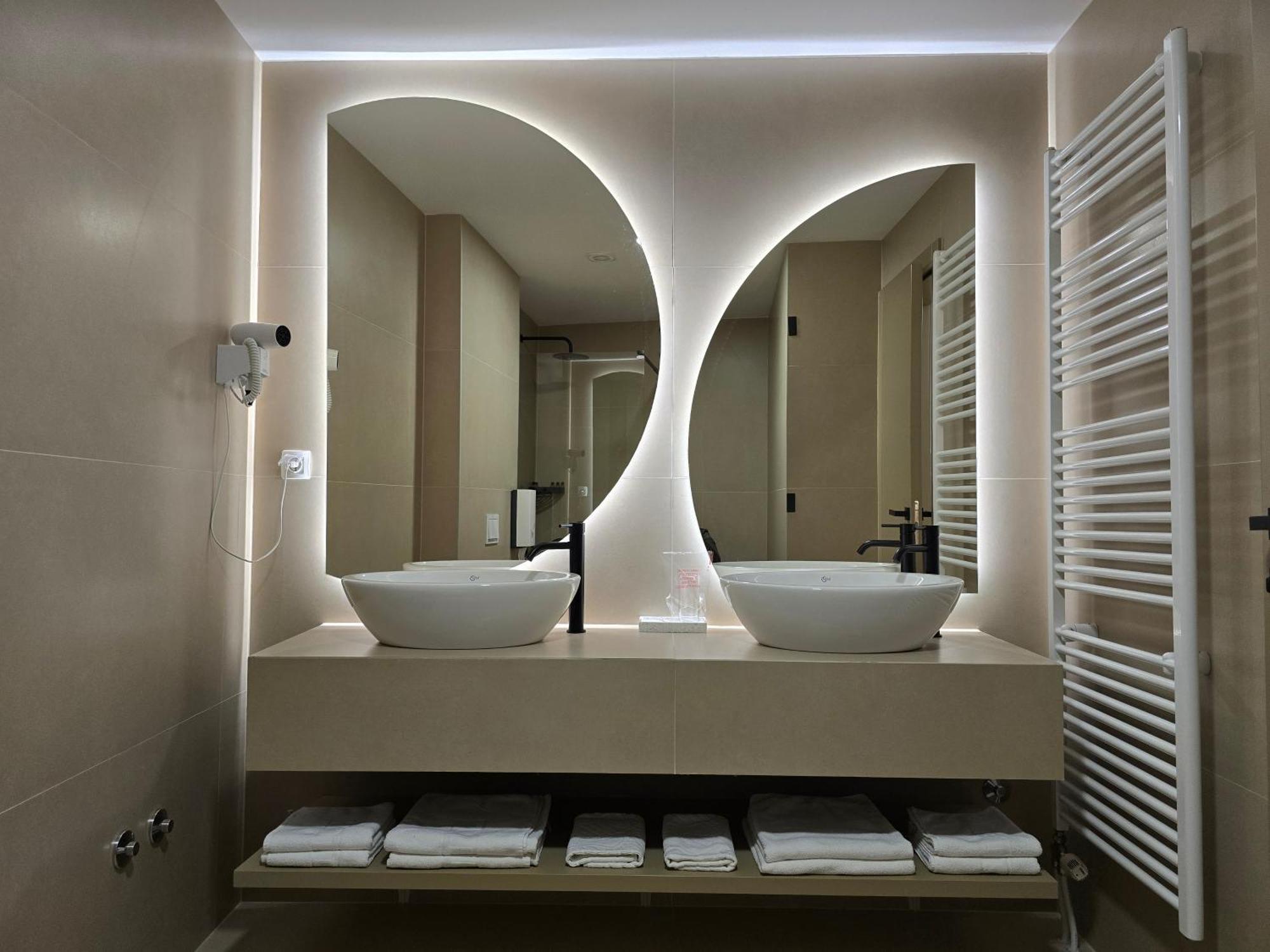 Hotel In Жепче Экстерьер фото